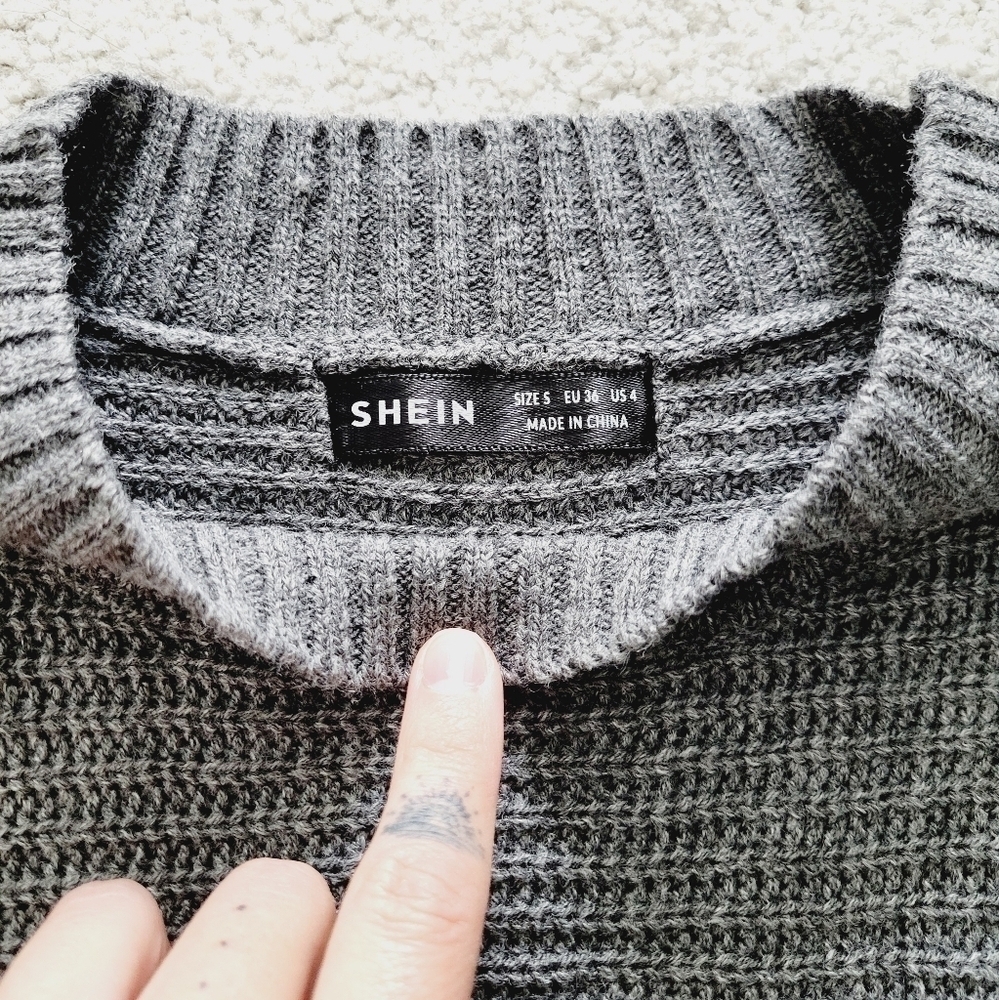 ✨SHEIN Essnce Solid Batwing Sleeve Sweater✨ - Picture 4 of 5
